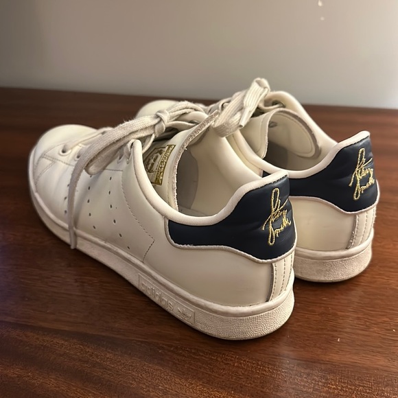 adidas Shoes - Adidas Stan Smith gold edition. W8